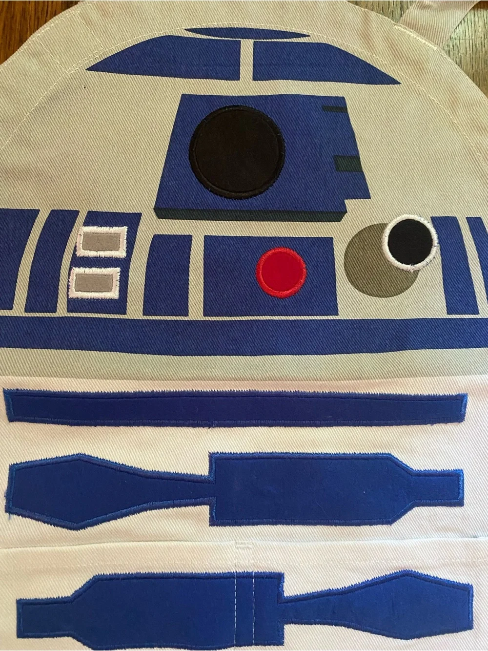 NWOT Star Wars R2D2 Kids apron from Williams Sonoma 100% Cotton Boy Girl Cooking